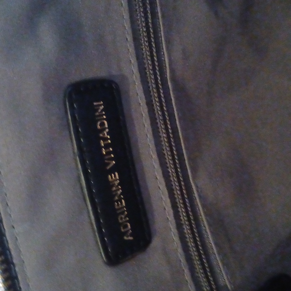 STUNNING Adrienne Vittadini Black Shoulder Bag - Picture 8 of 12